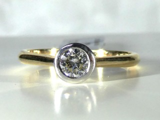 Yellow gold rings