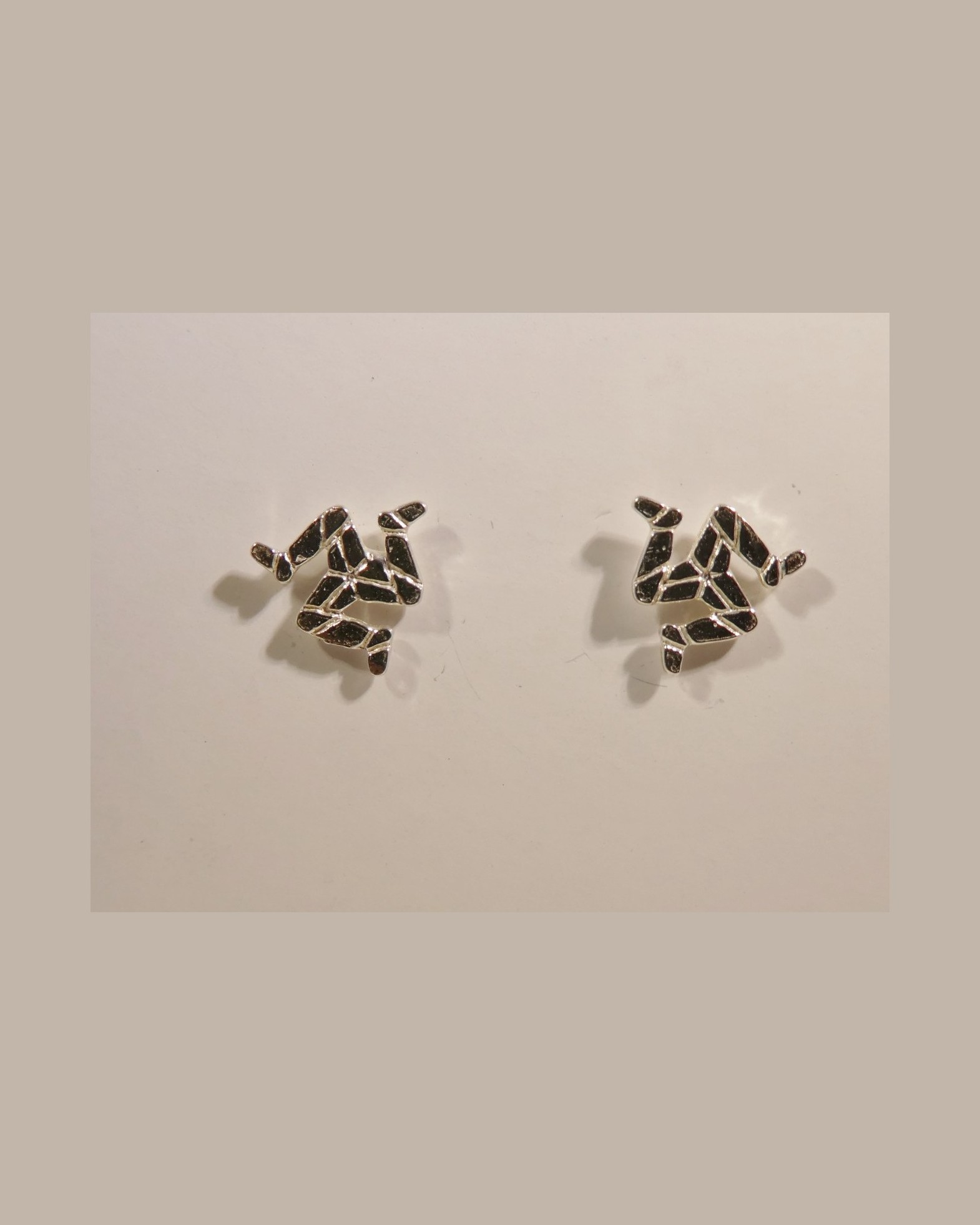 Small Three legs stud earrings - earring 728sp